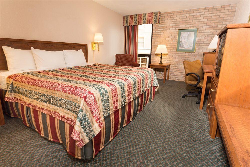 Pear Tree Inn Mcallen Ngoại thất bức ảnh